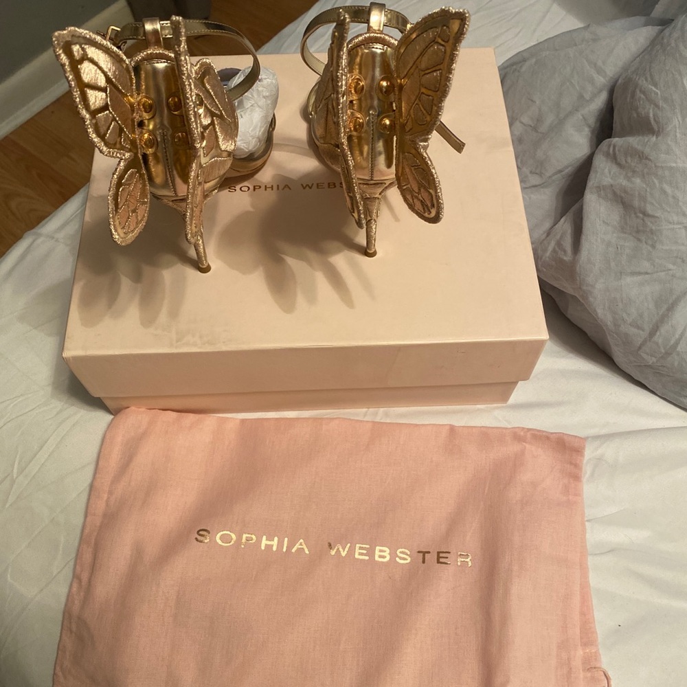 Butterfly heels